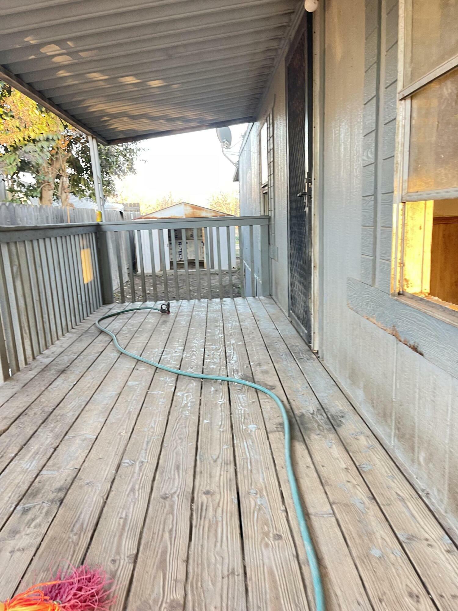 Property Photo:  660 S Avery Avenue  CA 93223 