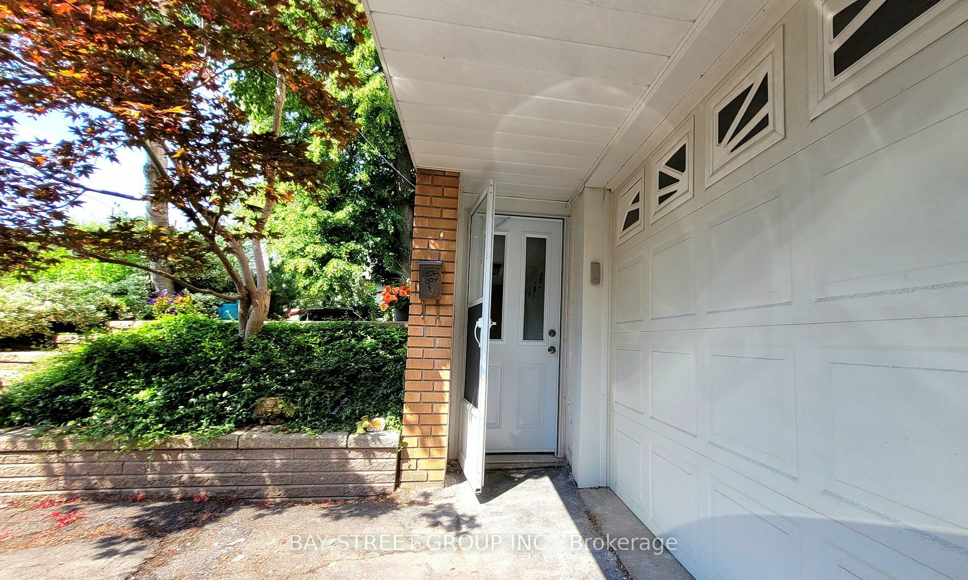 Property Photo:  37 Sir Bodwin Pl Lower  ON L3P 2X7 