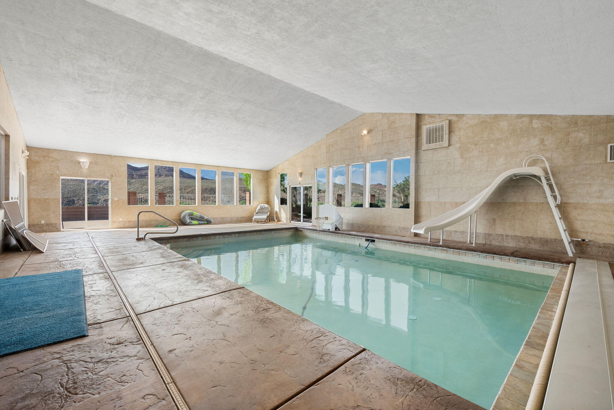 Property Photo: 4400 W State St #1 UT 84737