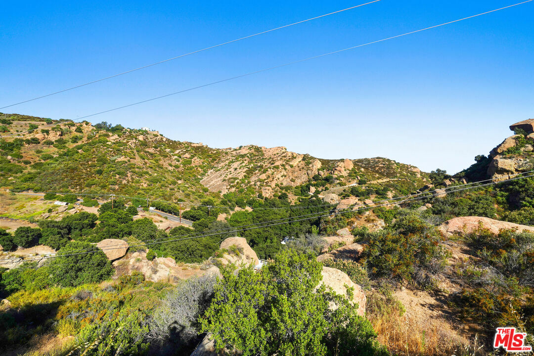 Property Photo:  585   Box Canyon Vly  CA 91311 