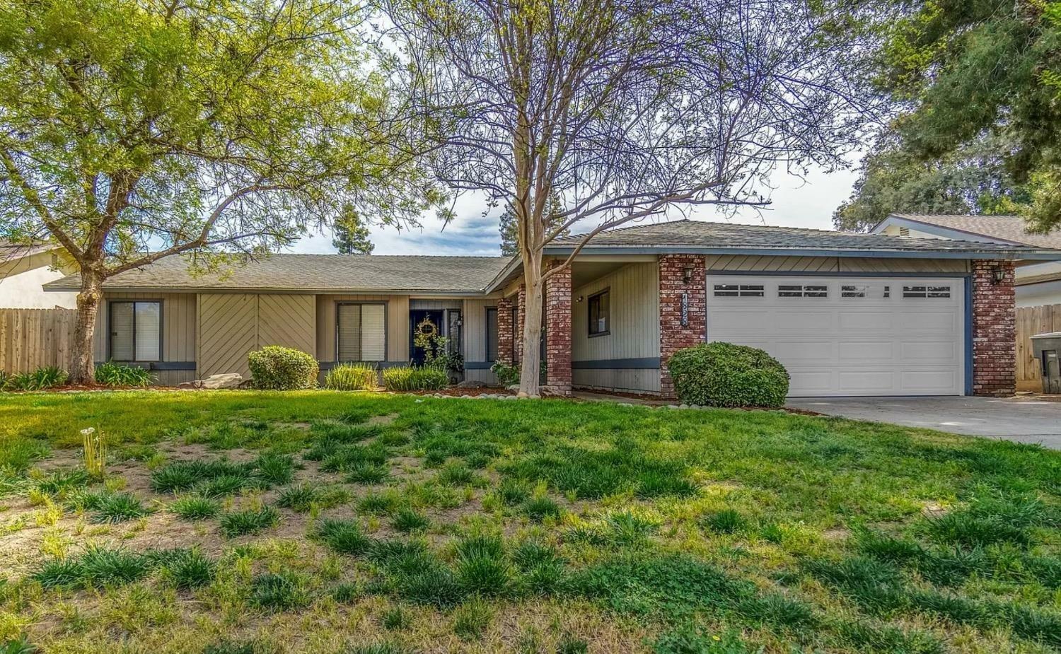 Property Photo: 1828 S Hillcrest Drive CA 93292