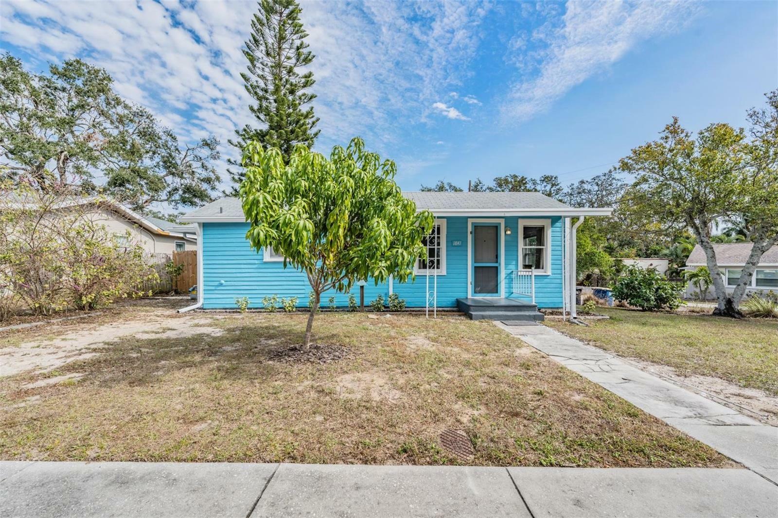 Property Photo:  1841 Overbrook Avenue  FL 33755 