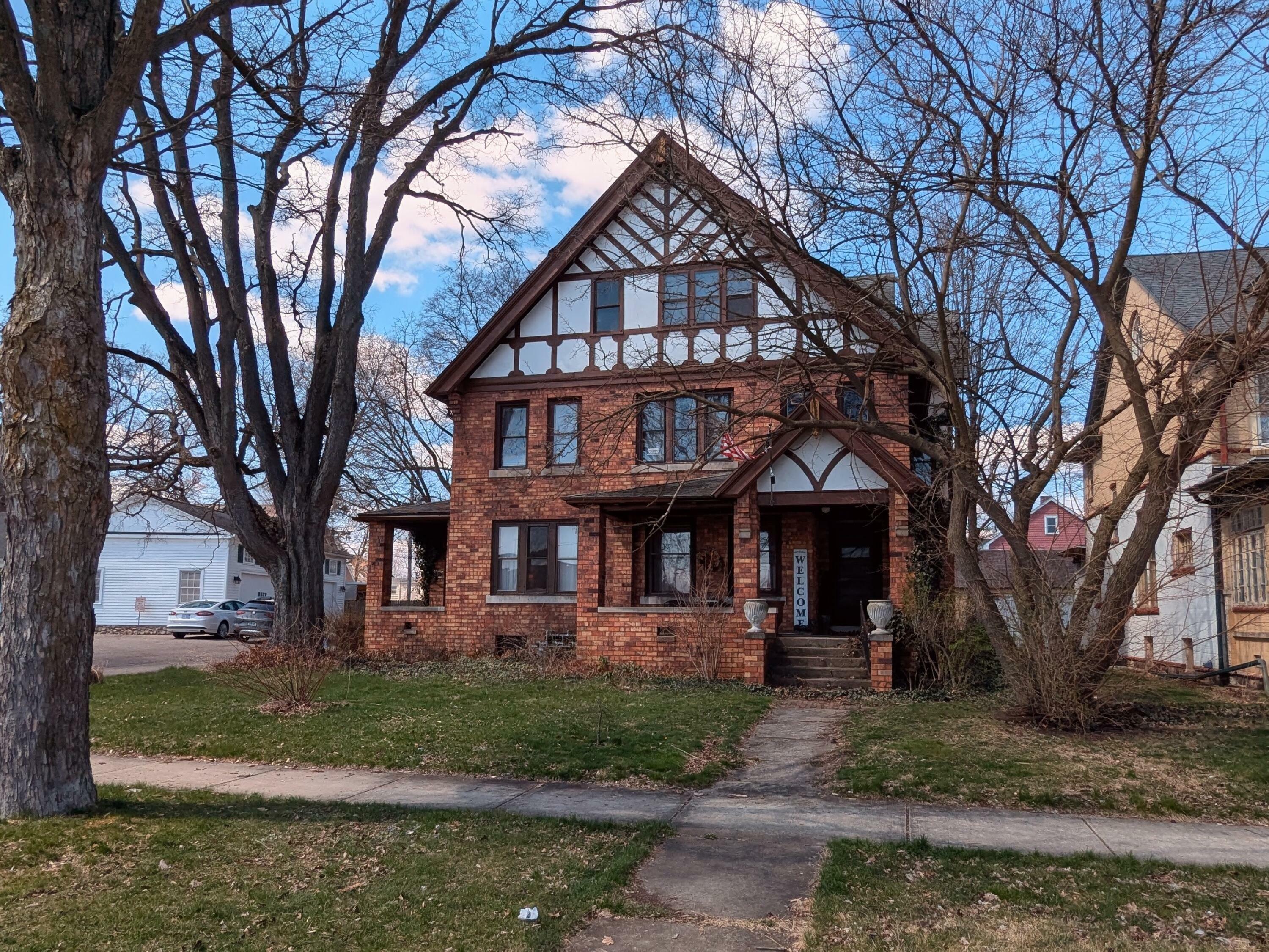 Property Photo: 25 Orchard Place MI 49017