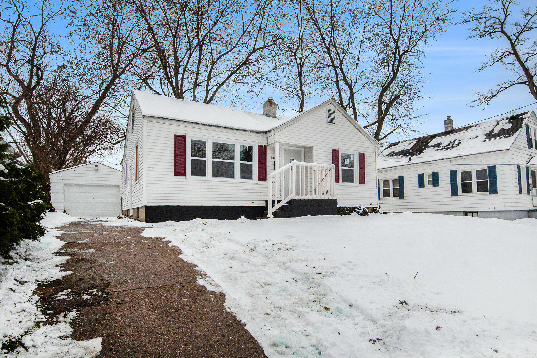 Property Photo:  1260 Ballard Street SE  MI 49507 