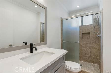 Property Photo:  18547 Collins Street B25  CA 91356 