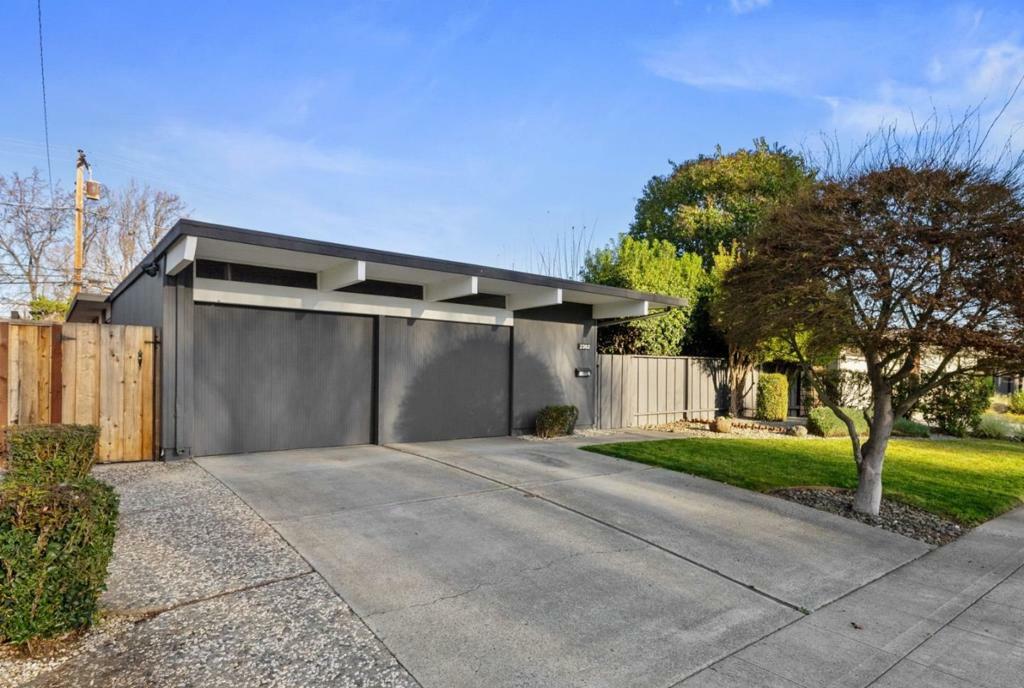 Property Photo:  2302 Fairglen Drive  CA 95125 