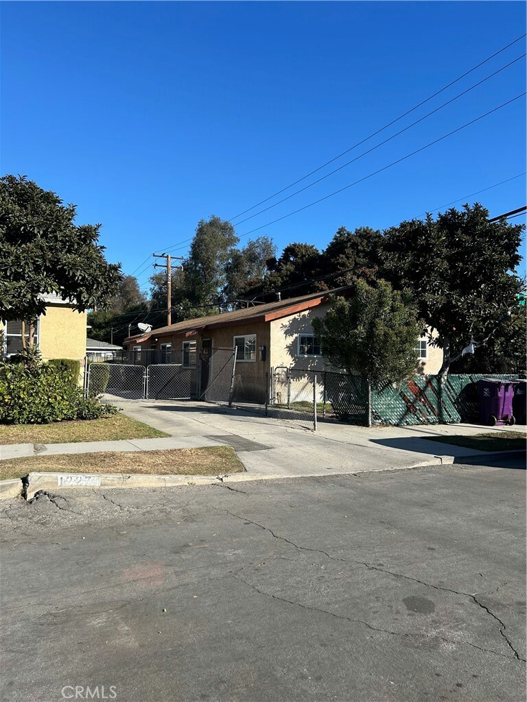 Property Photo:  1233 W 33rd St  CA 90810 