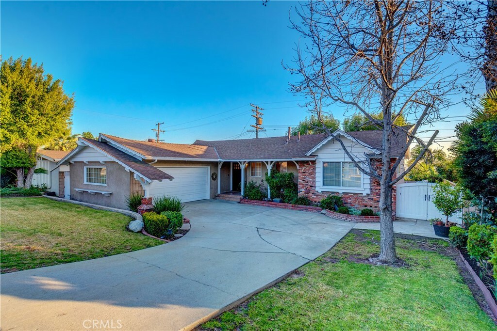 Property Photo:  510 La Serna Avenue  CA 90631 