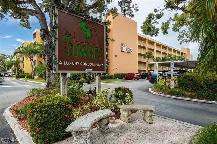 Property Photo: 2366 E Mall Drive 304 FL 33901