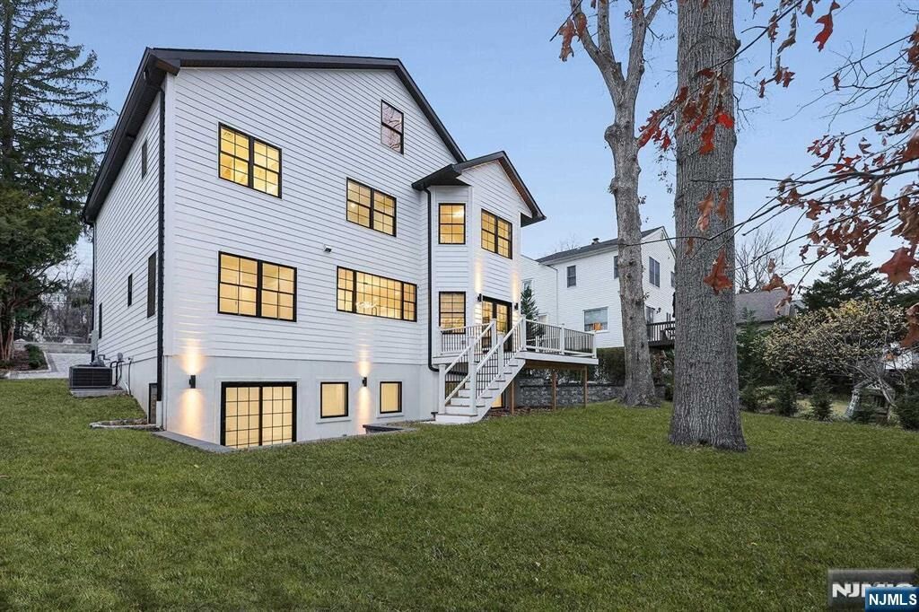 Property Photo:  25 Hillside Avenue  NJ 07039 