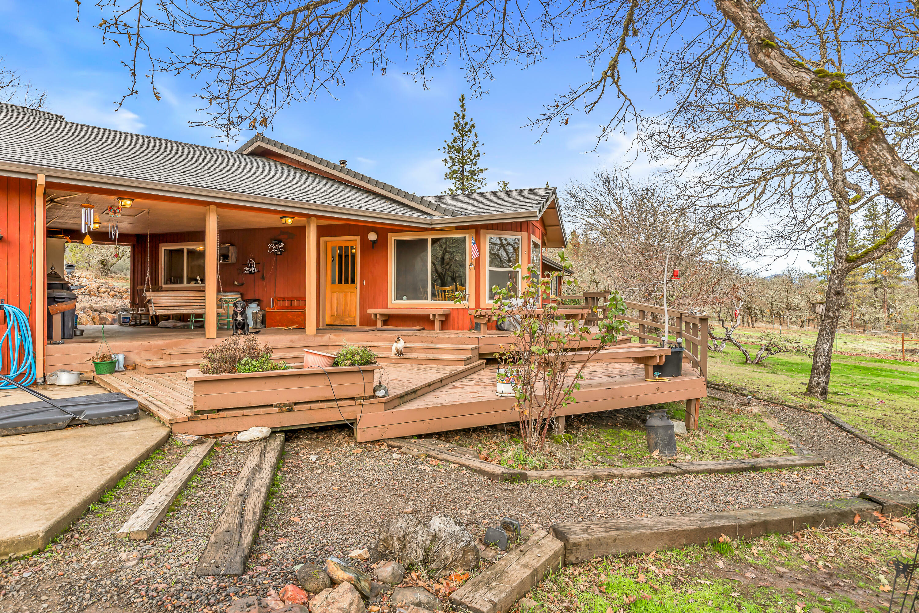 Property Photo:  3941 Rogue River Drive  OR 97524 