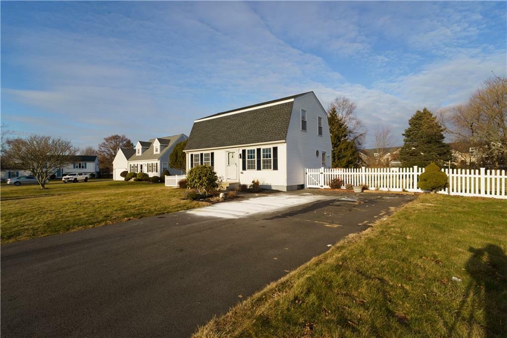 Property Photo:  9 Sundown Lane  RI 02842 