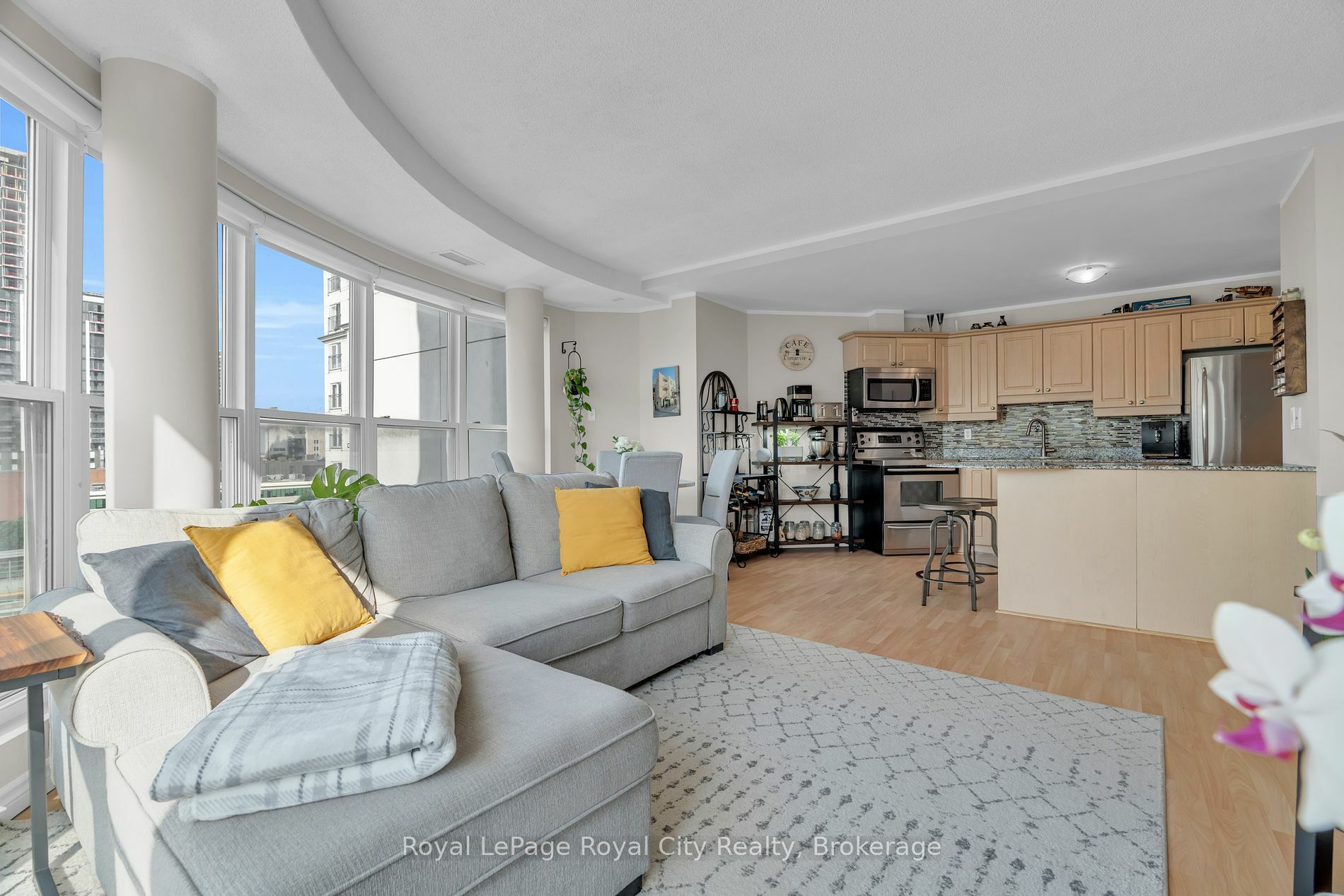 Property Photo:  135 James St S 614  ON L8P 2Z6 