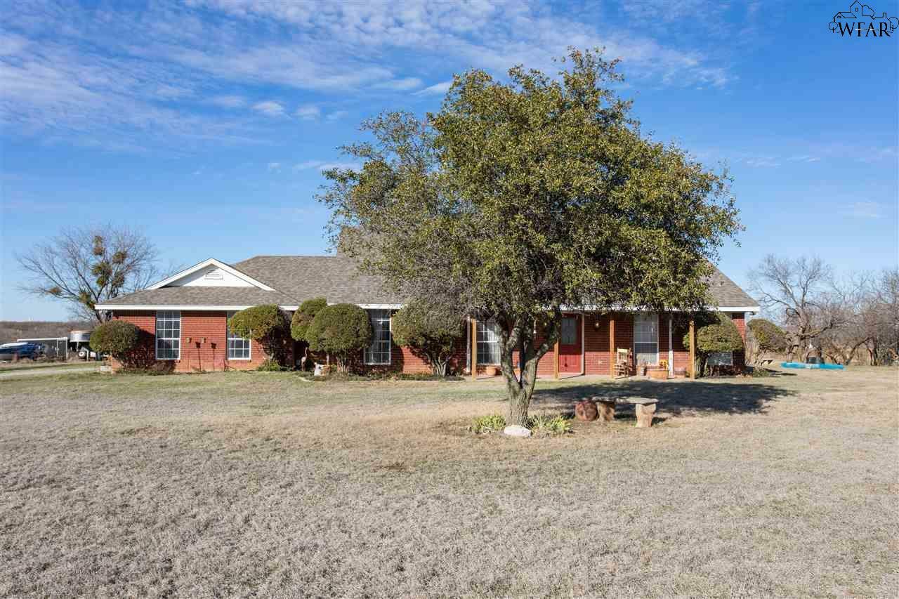 Property Photo:  825 Mohawk Trail  TX 76310 