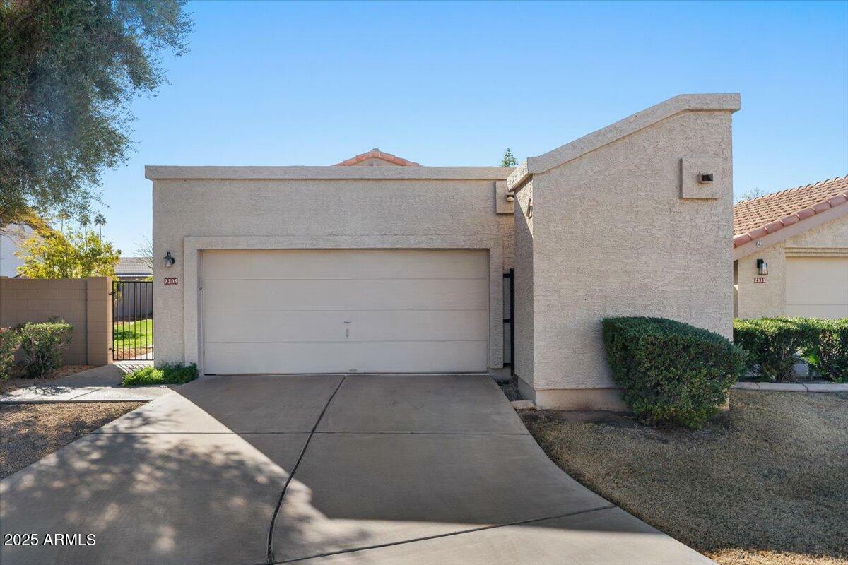 Property Photo:  2309 W Shawnee Drive  AZ 85224 