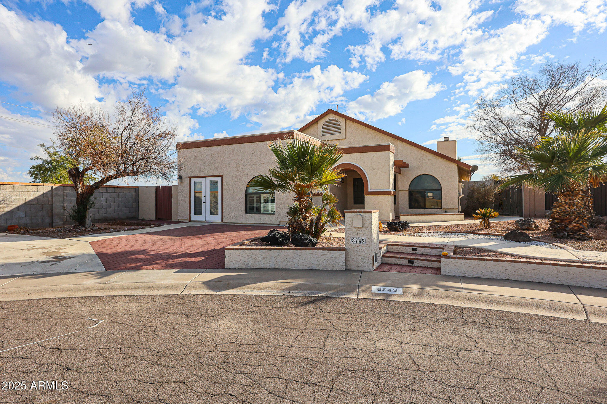 Property Photo:  8749 E Willetta Street  AZ 85257 