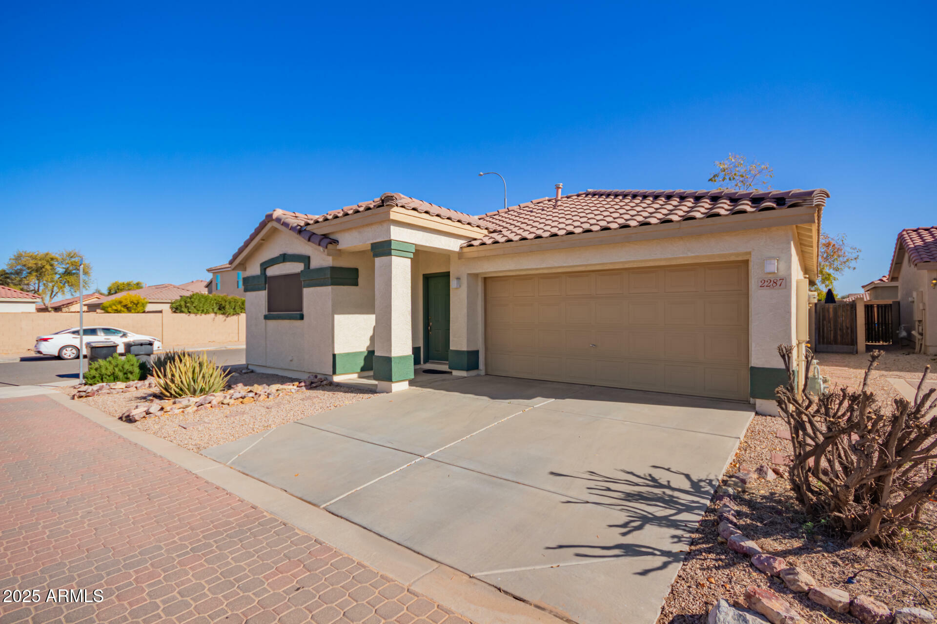 Property Photo:  2287 E Hazeltine Way  AZ 85249 