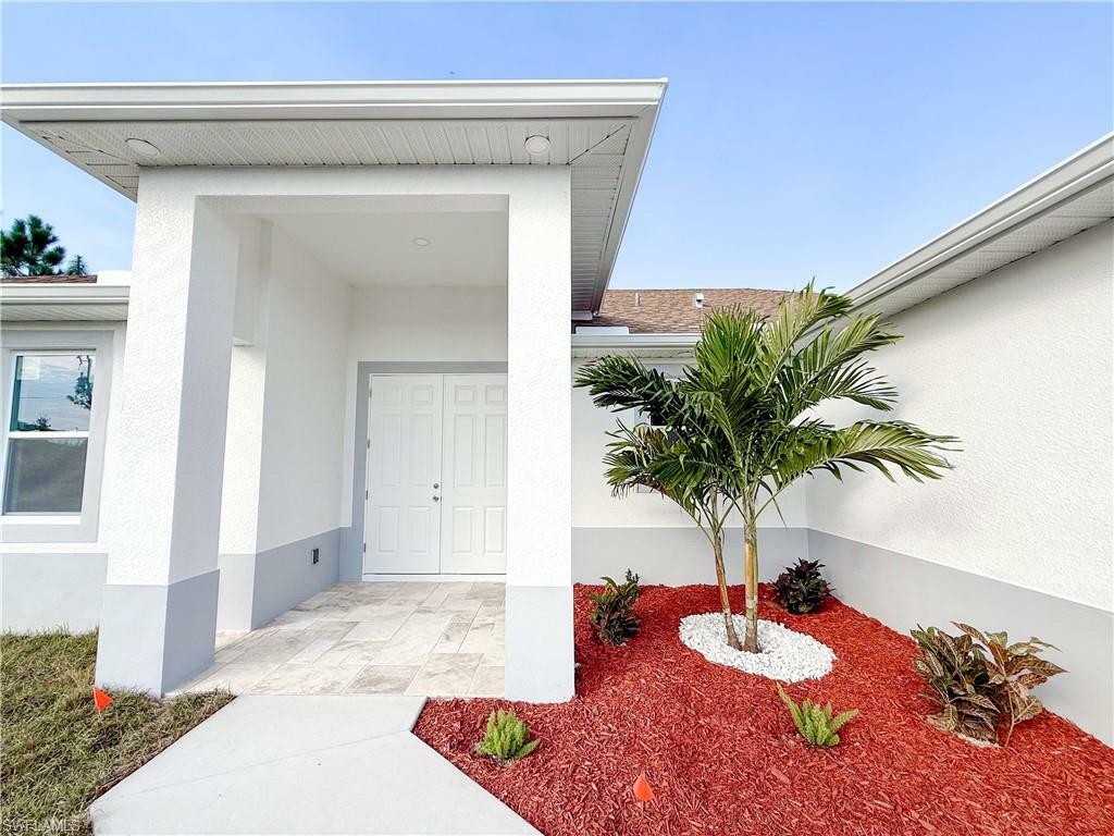 Property Photo:  3302 27th St SW  FL 33976 