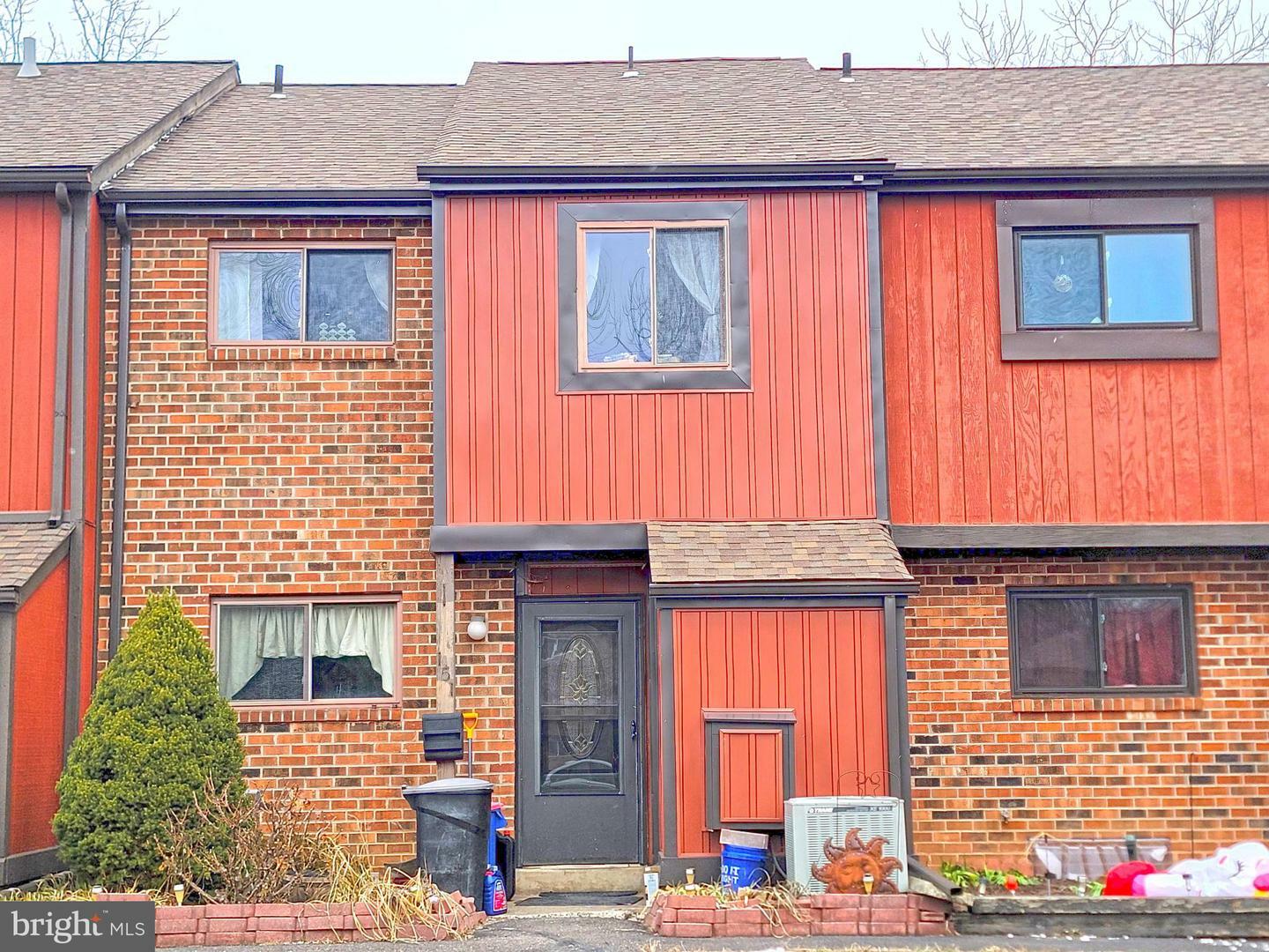 Property Photo:  151 Larchwood Court  PA 19426 