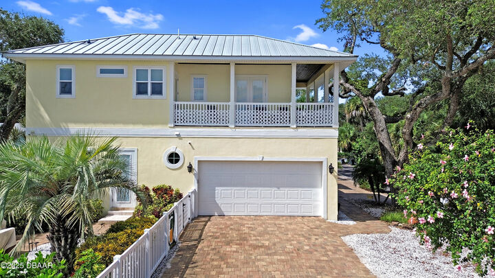 Property Photo:  221 Columbus Avenue  FL 32169 