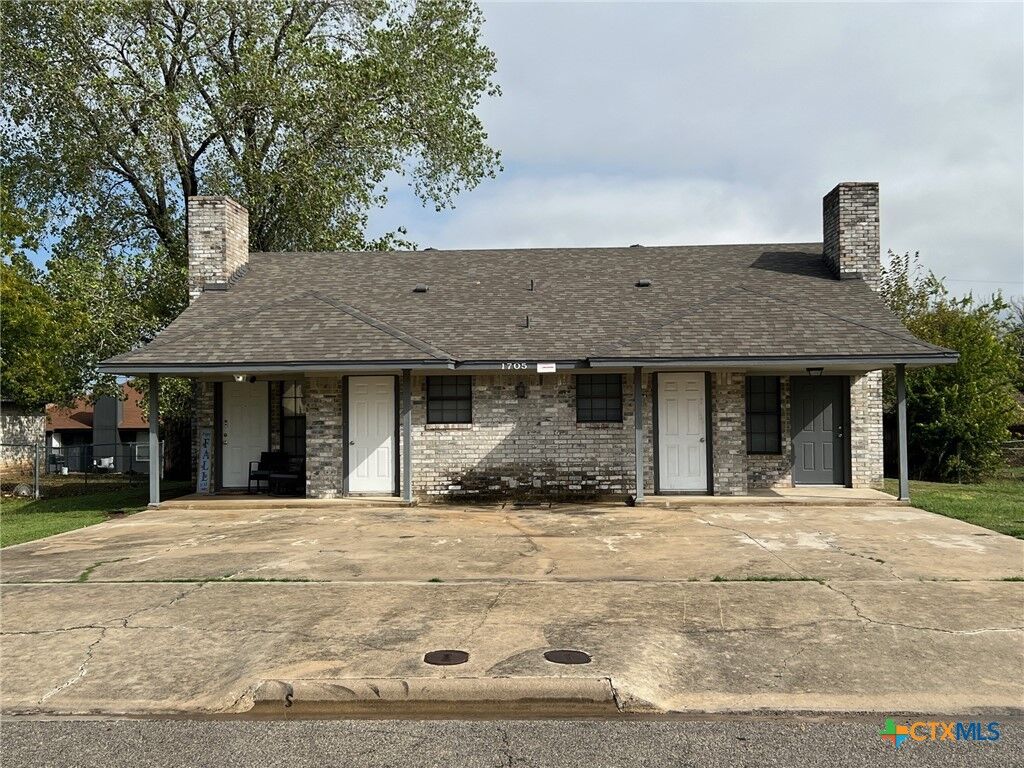 Property Photo:  1705 Leader Drive B  TX 76549 