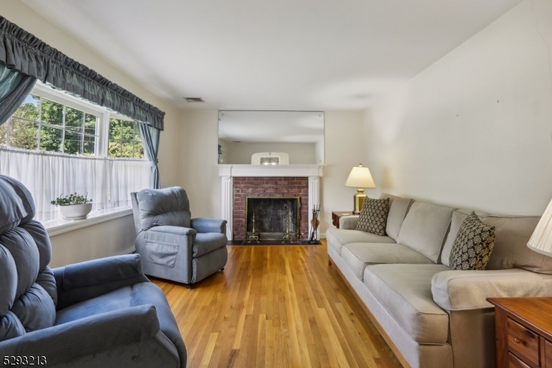 Property Photo:  930 Franklin Ave  NJ 07417 