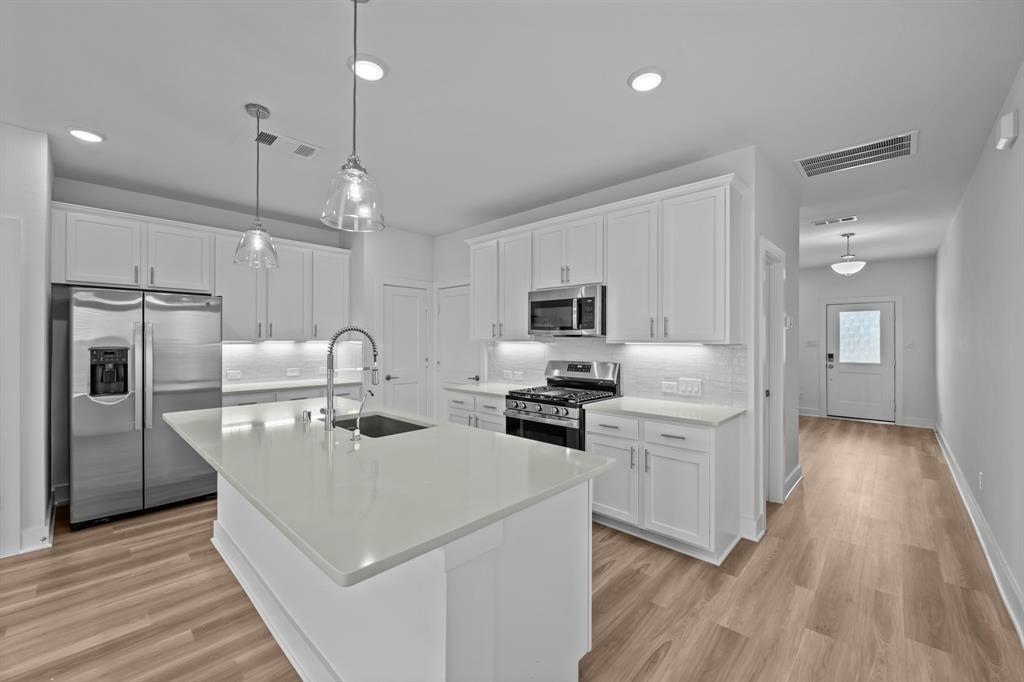 Property Photo:  8011 Kay Harbor Drive  TX 77433 