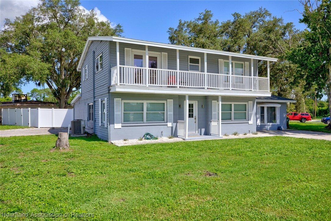 Property Photo:  101 Eastview Road  FL 33870 