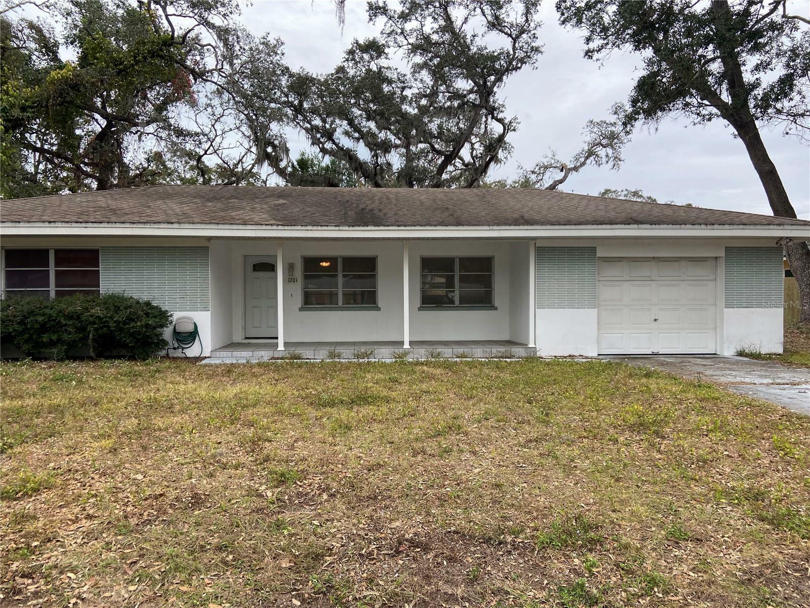 Property Photo:  1701 Velma Drive N  FL 33770 