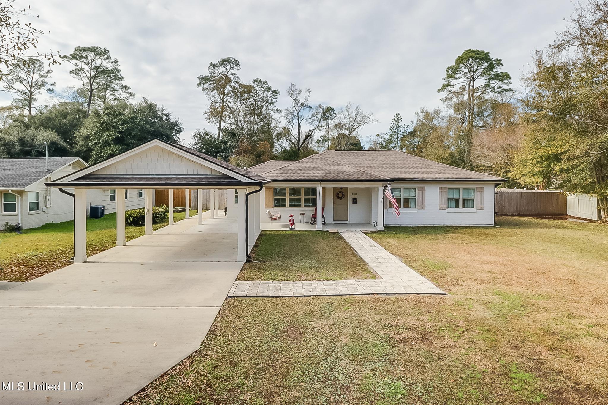 Property Photo: 4811 Kendall Avenue MS 39507