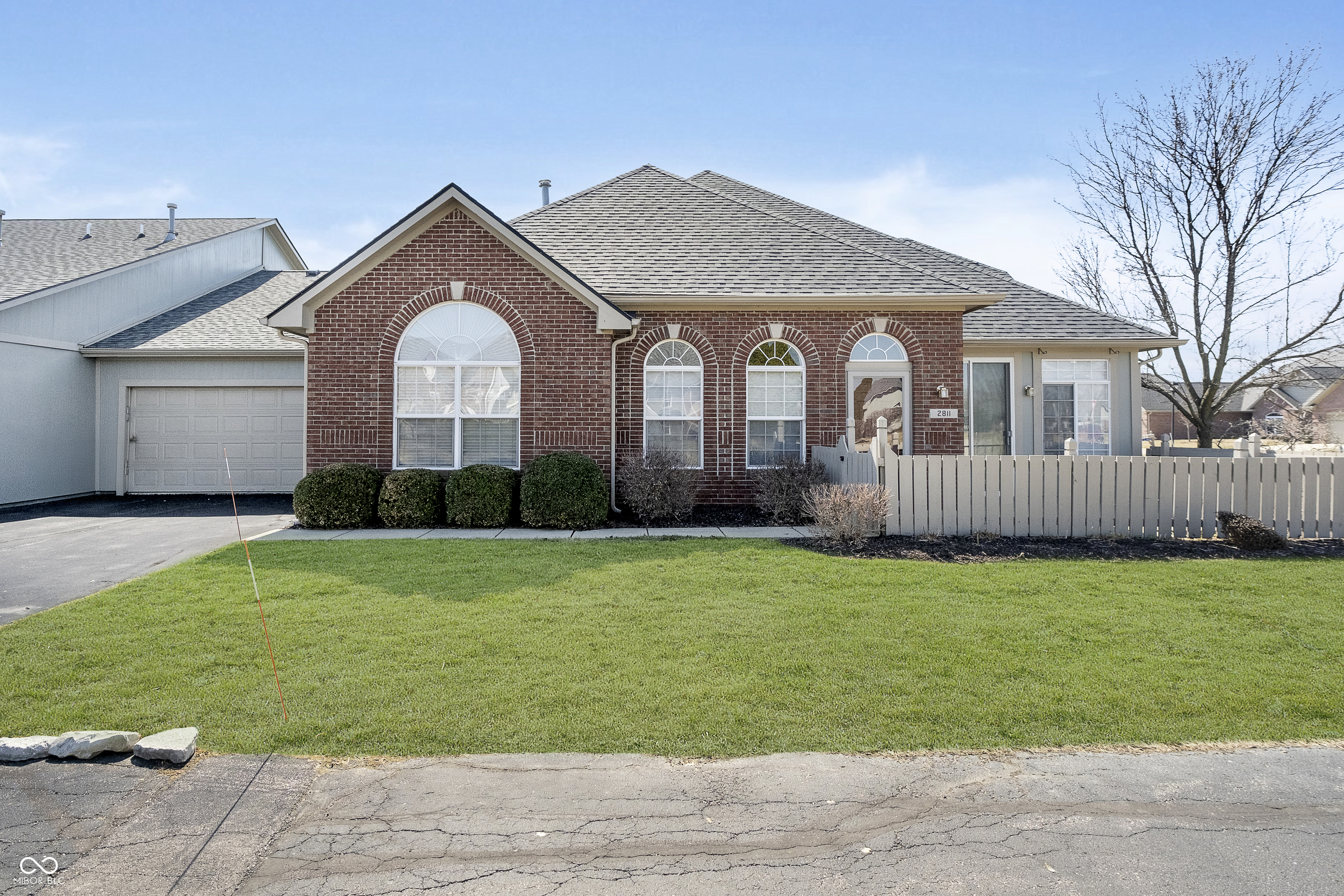 Property Photo:  2811 Grandview Lane  IN 46143 