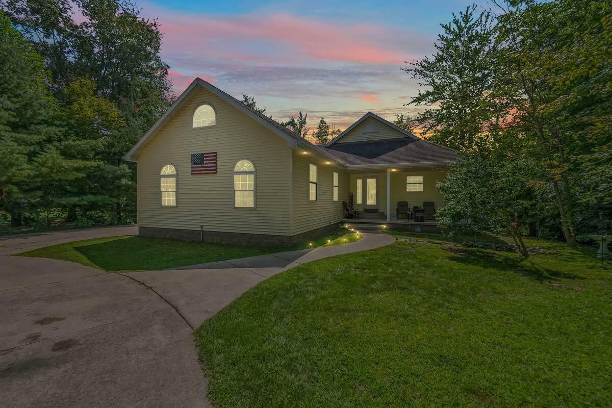 Property Photo: 2273 Woodland Trail MI 49242