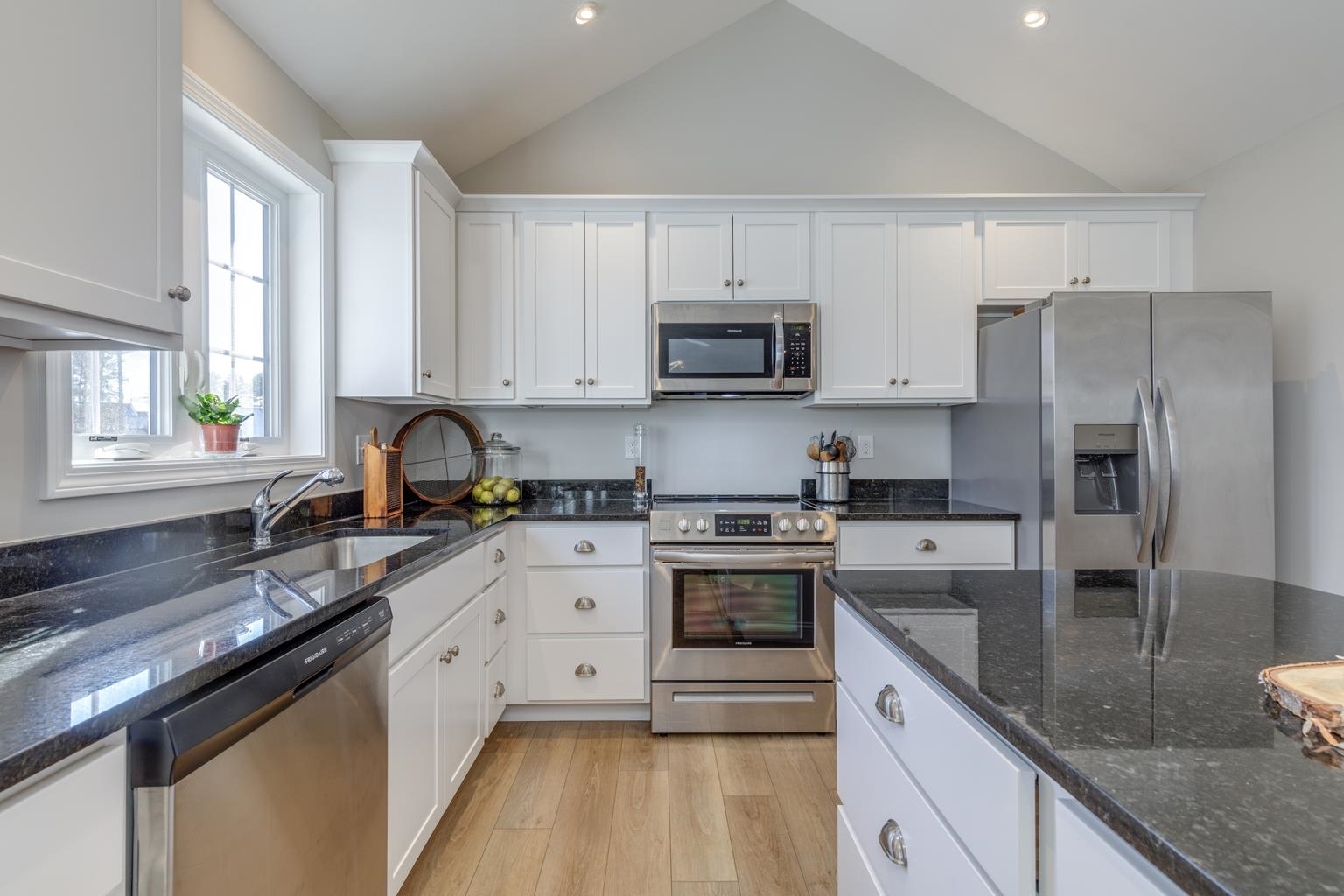 Property Photo:  48 Richmond Drive  NH 03303 