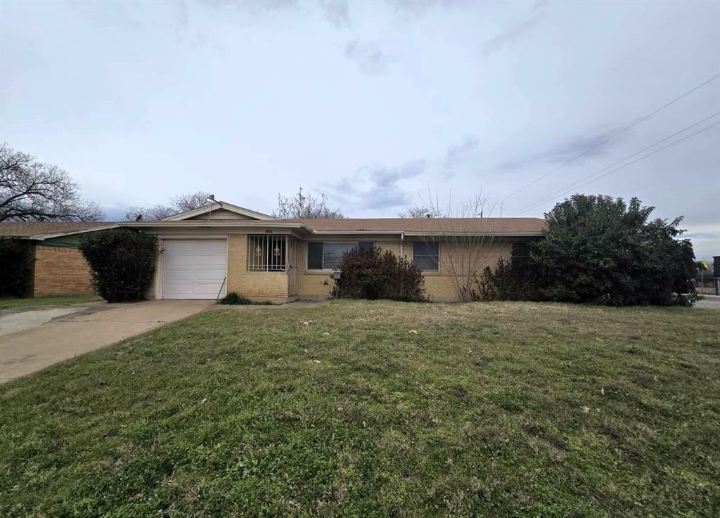 Property Photo:  2365 Clover Ridge Drive  TX 75216 