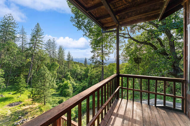 Property Photo:  1026 N Schoolhouse Creek Road  OR 97526 