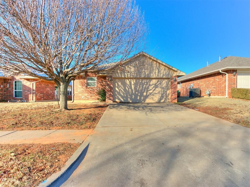 Property Photo: 405 Apache Gate Drive OK 73099