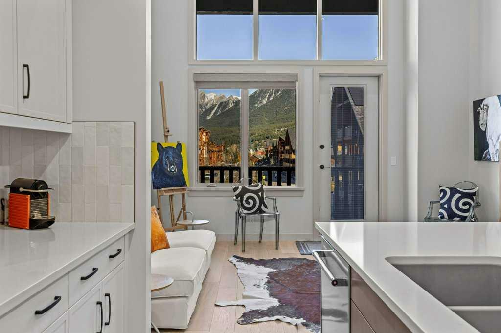 Property Photo: 1315 Spring Creek Gate 306 AB T1W 0N5