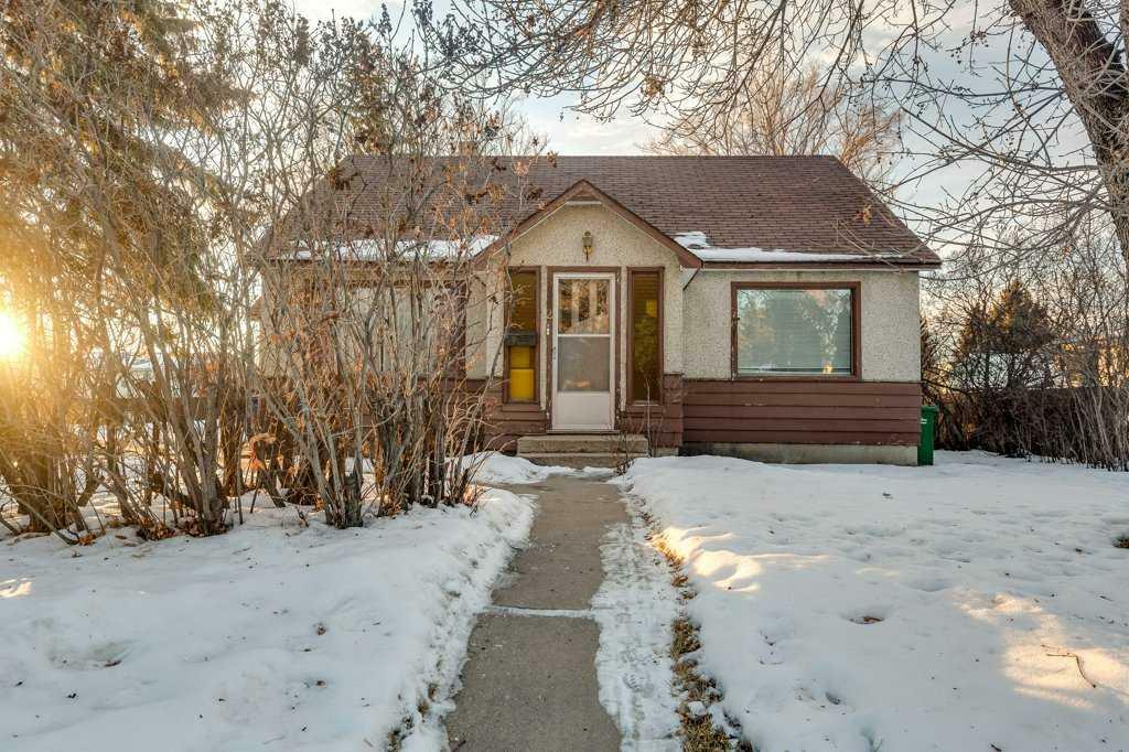 Property Photo:  6302 61 Avenue  AB T4N 5R8 