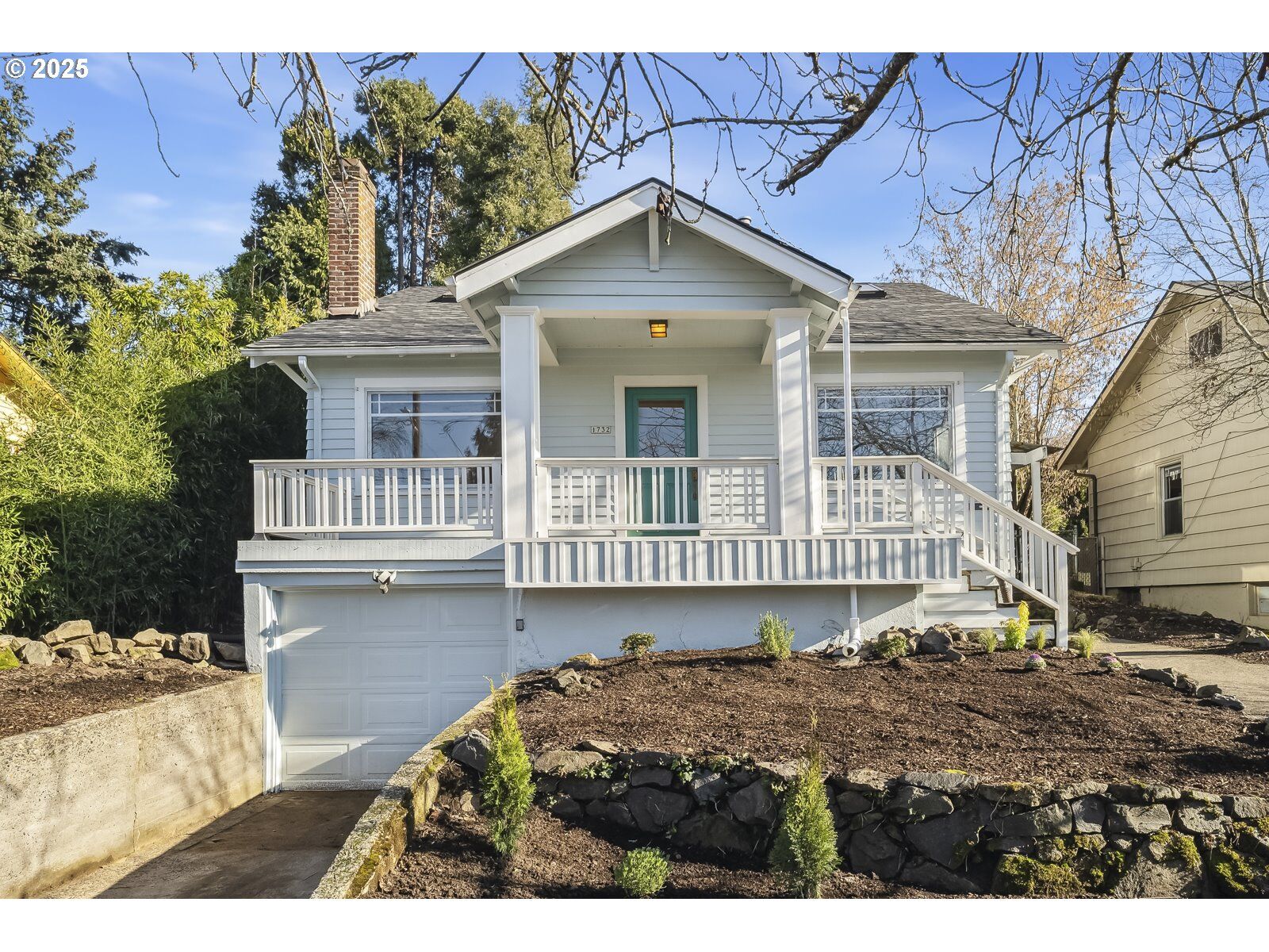 Property Photo:  1732 SE 55th Ave  OR 97215 