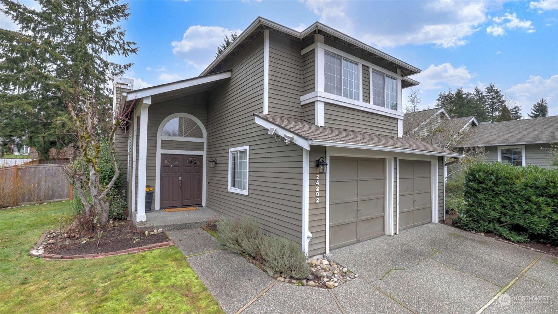 Property Photo:  24202 SE 38th Place  WA 98029 