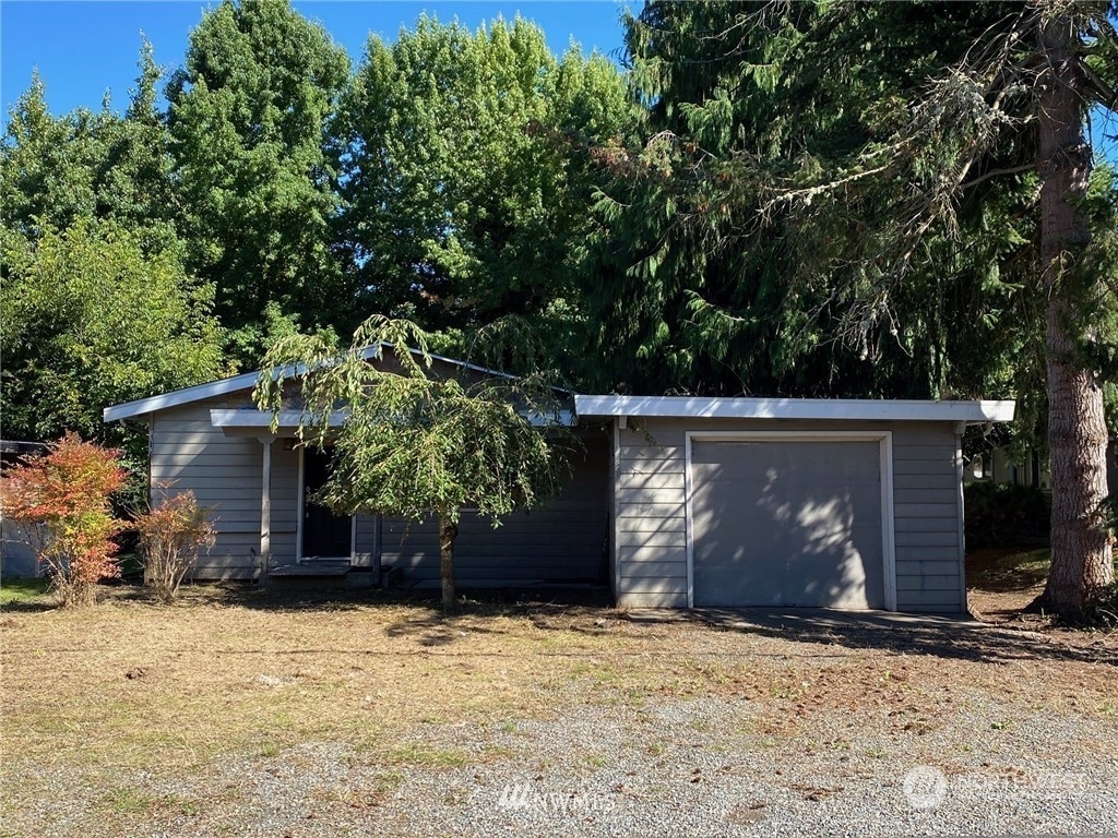 Property Photo:  830  2nd Avenue NW  WA 98027 