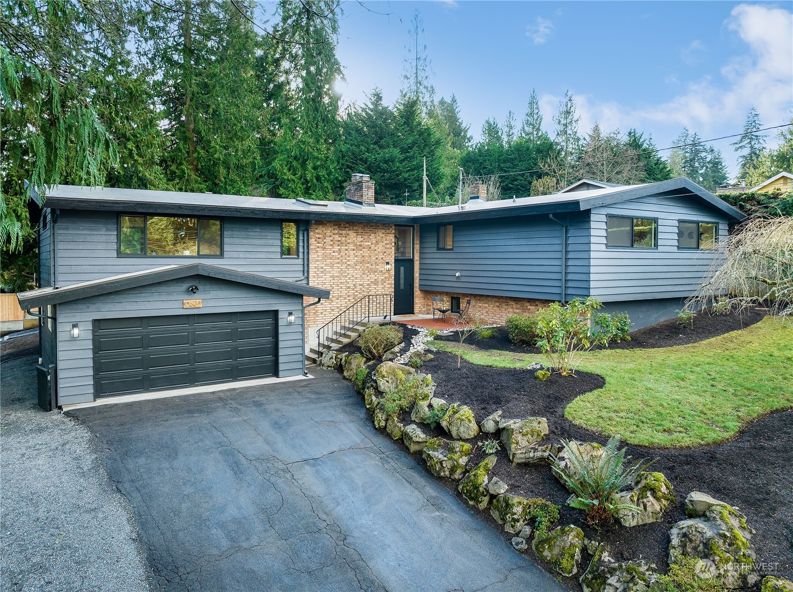 Property Photo:  10608  Robin Hood Drive  WA 98020 