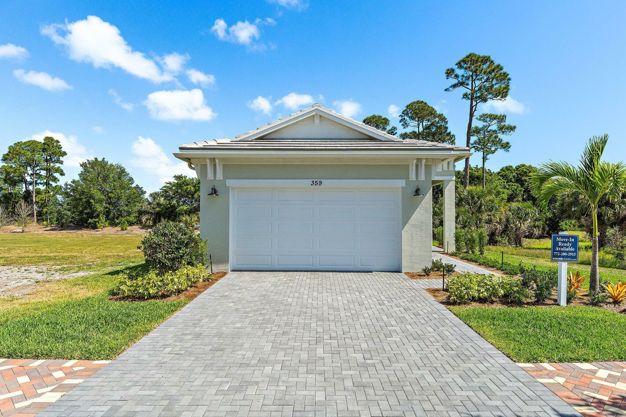 Property Photo: 359 SE Via Sangro FL 34952