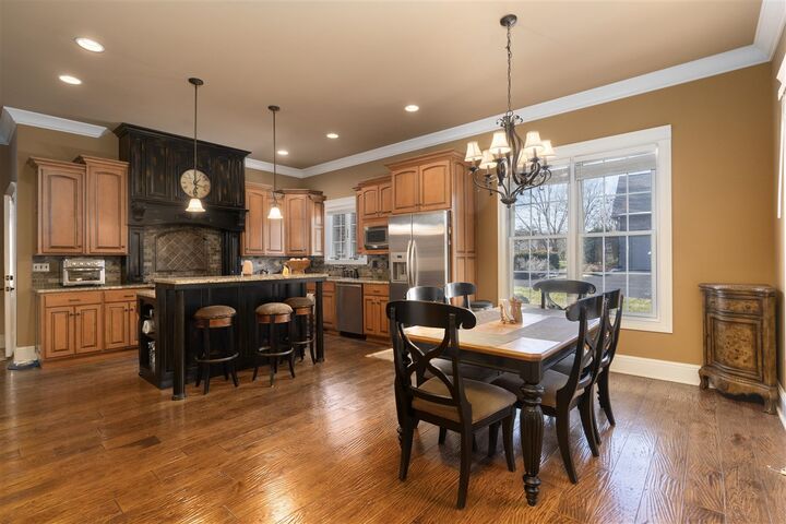 Property Photo: 719 Laurelwood Circle KY 42103