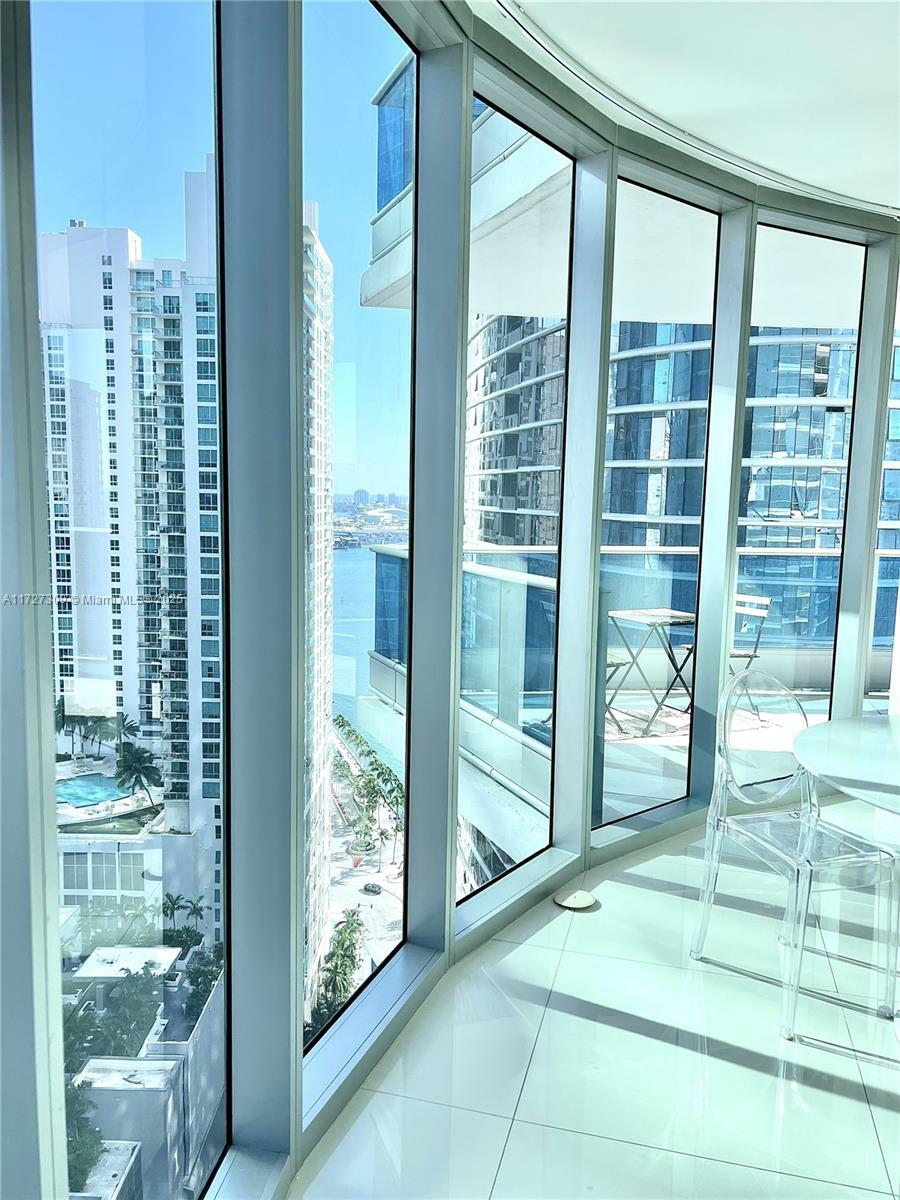 Property Photo:  200 Biscayne Blvd Way 3201  FL 33131 