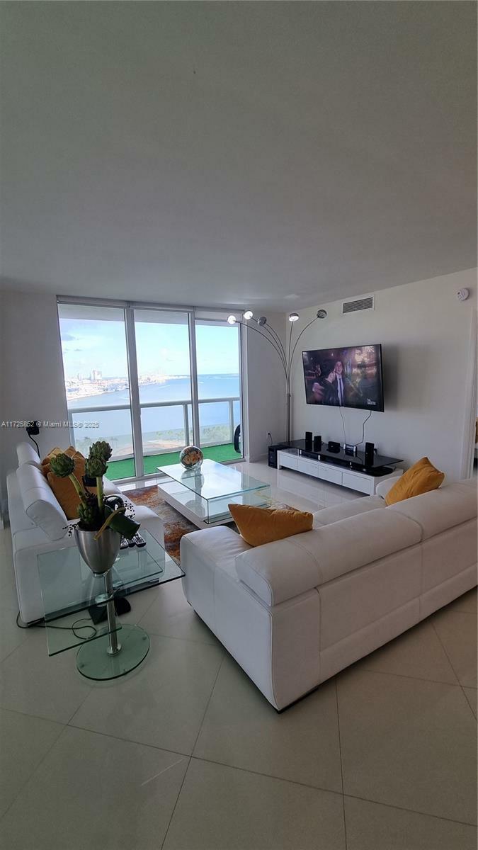 Property Photo: 50 Biscayne Blvd 1902 FL 33132