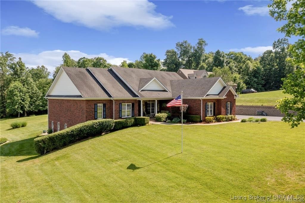 Property Photo:  6807 Lake Of The Woods Drive  IN 47122 