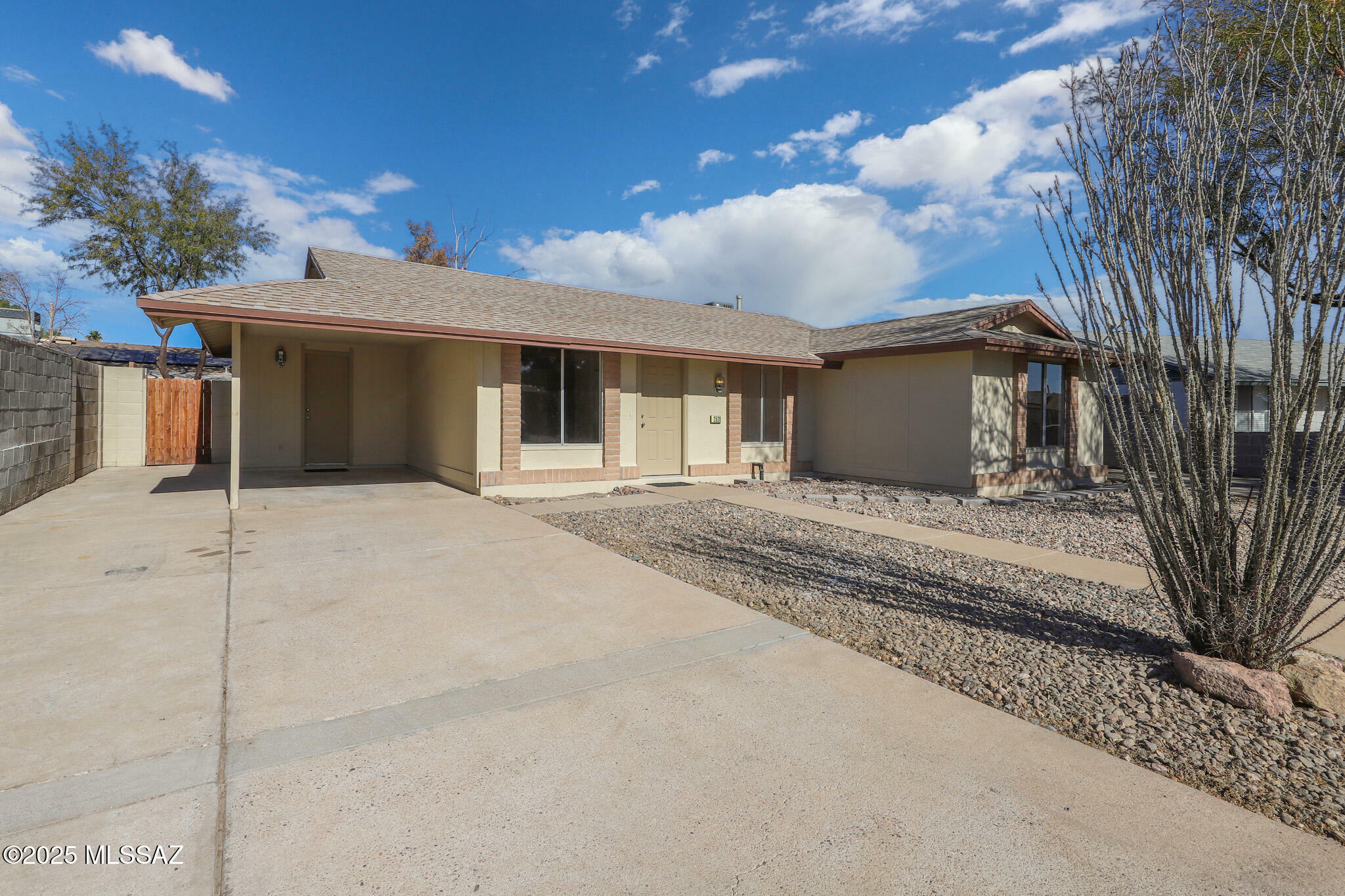 Property Photo:  2520 W Vereda Felicidad  AZ 85746 