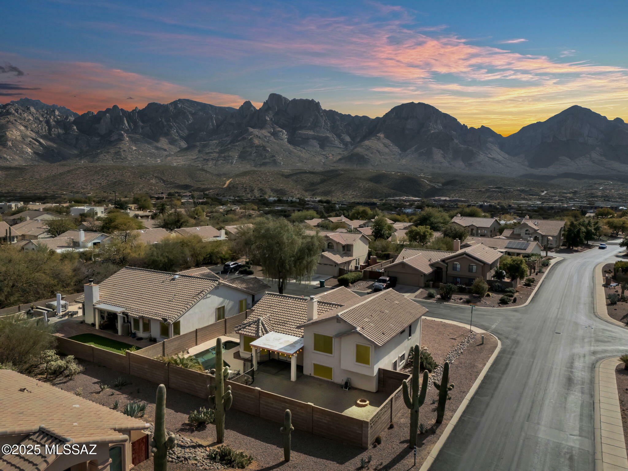 Property Photo: 1511 E Triton Place AZ 85737