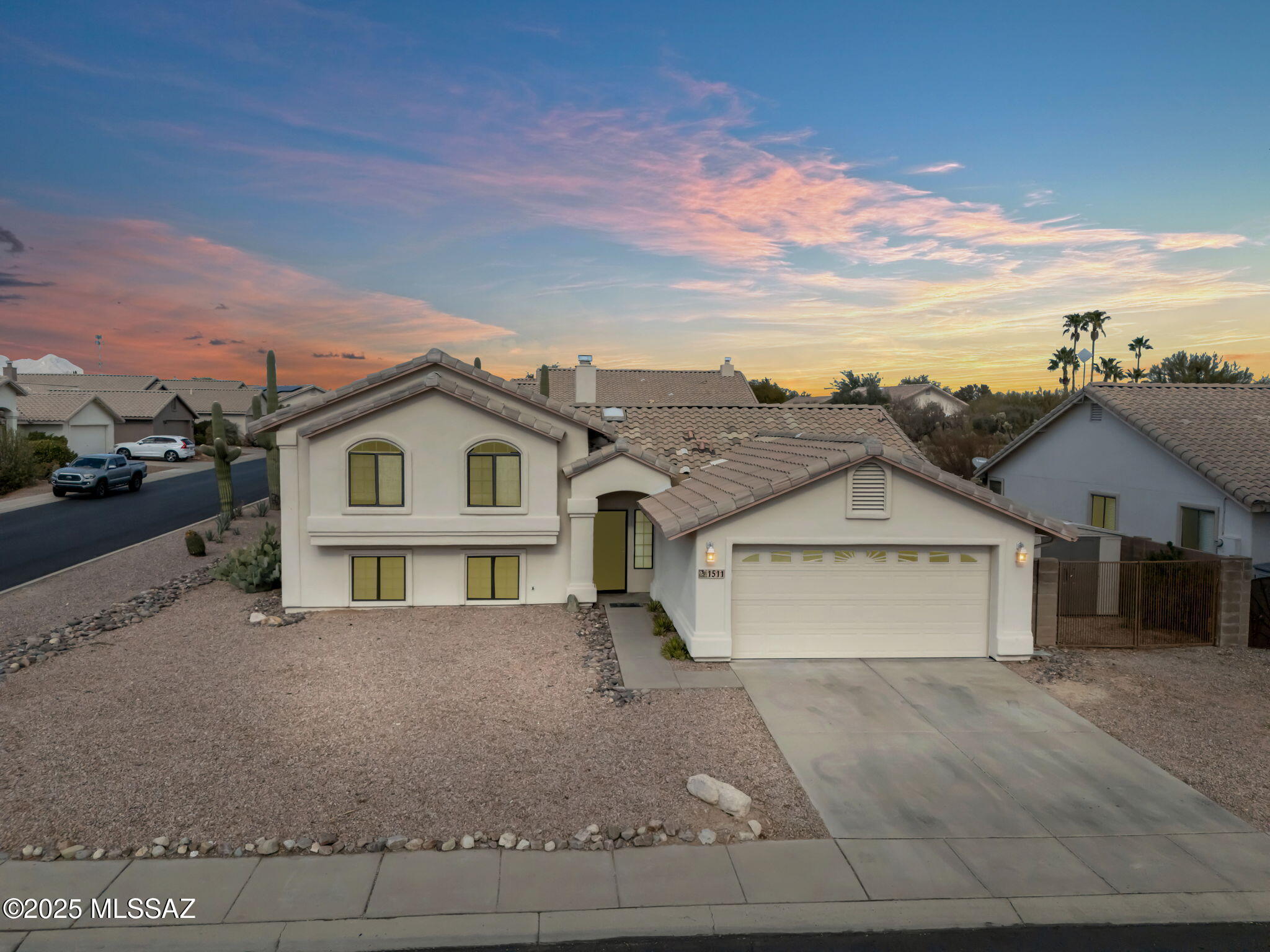 Property Photo: 1511 E Triton Place AZ 85737